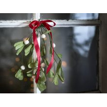 Create crepe paper mistletoes 2.jpg